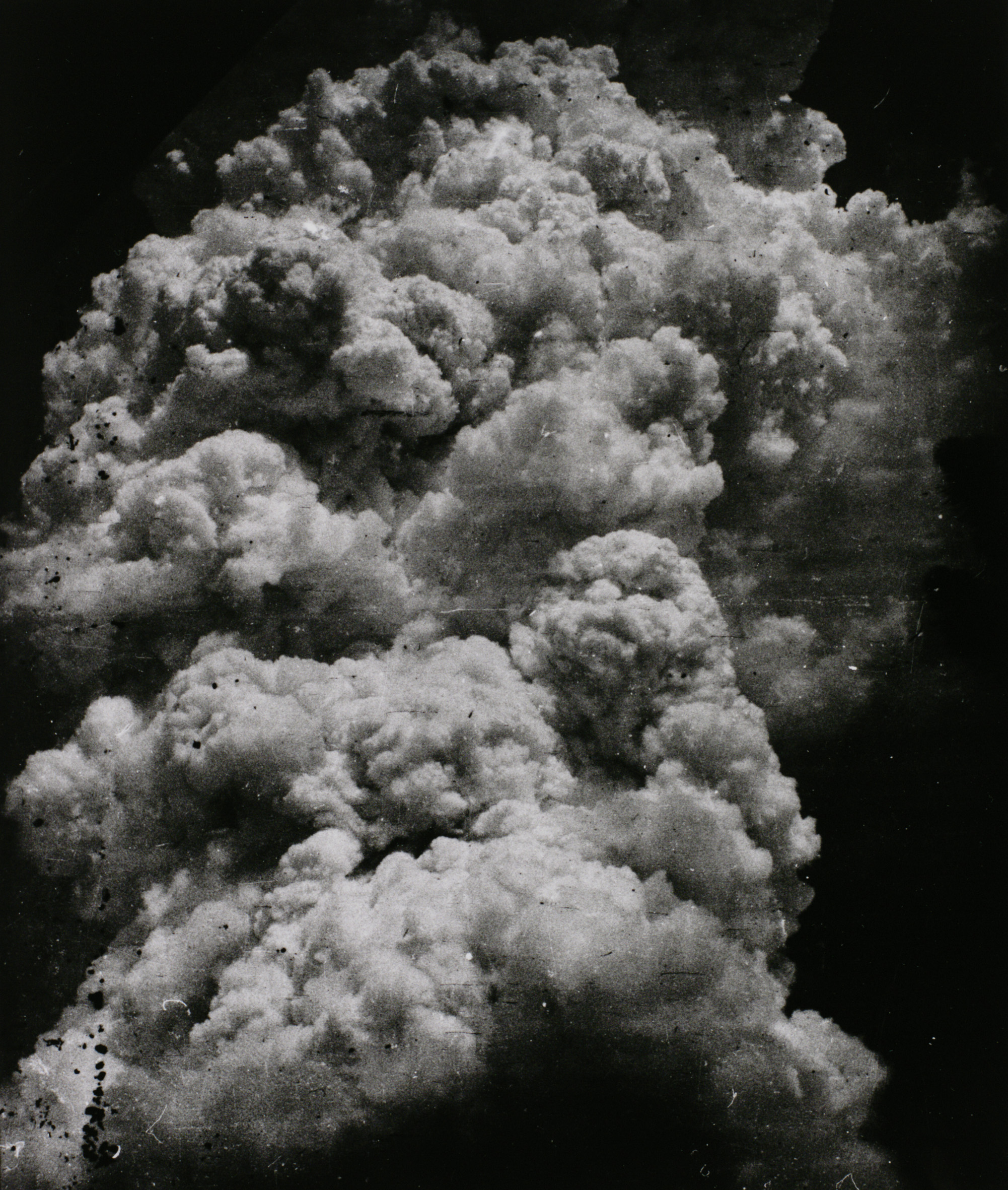 Toshio Fukada The Mushroom Cloud - Less than twenty minutes after the explosion (1) 1945 Tokyo Metropolitan Museum of Photography (Tokyo, Japan)
