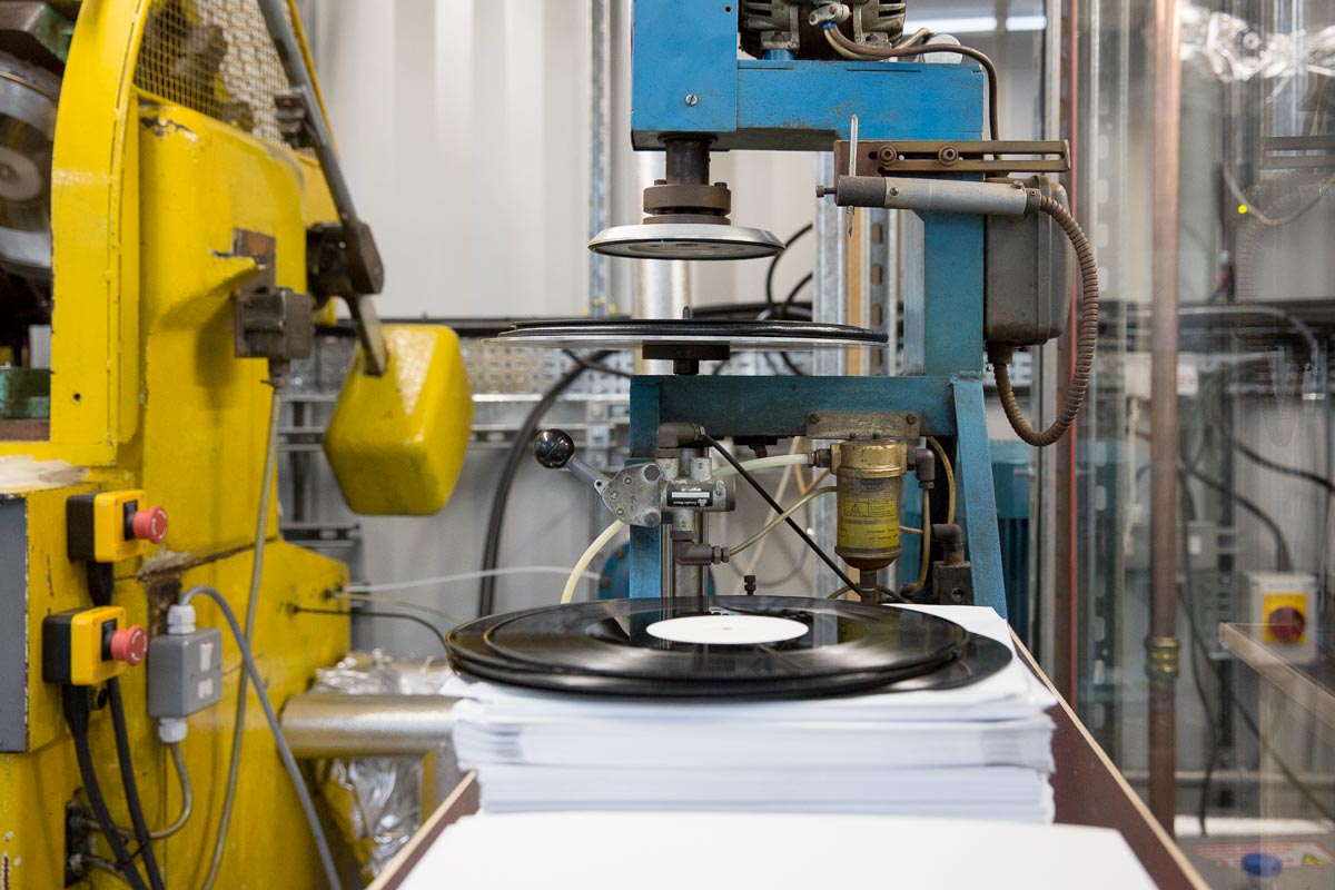 Vinyl-Factory-station-to-station