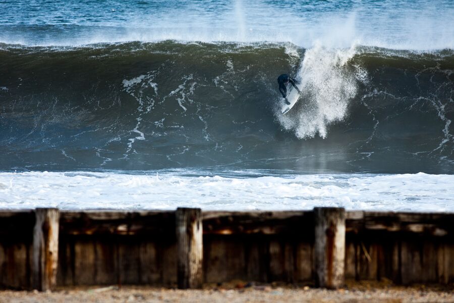 ryan-struck-surfing-snow-1