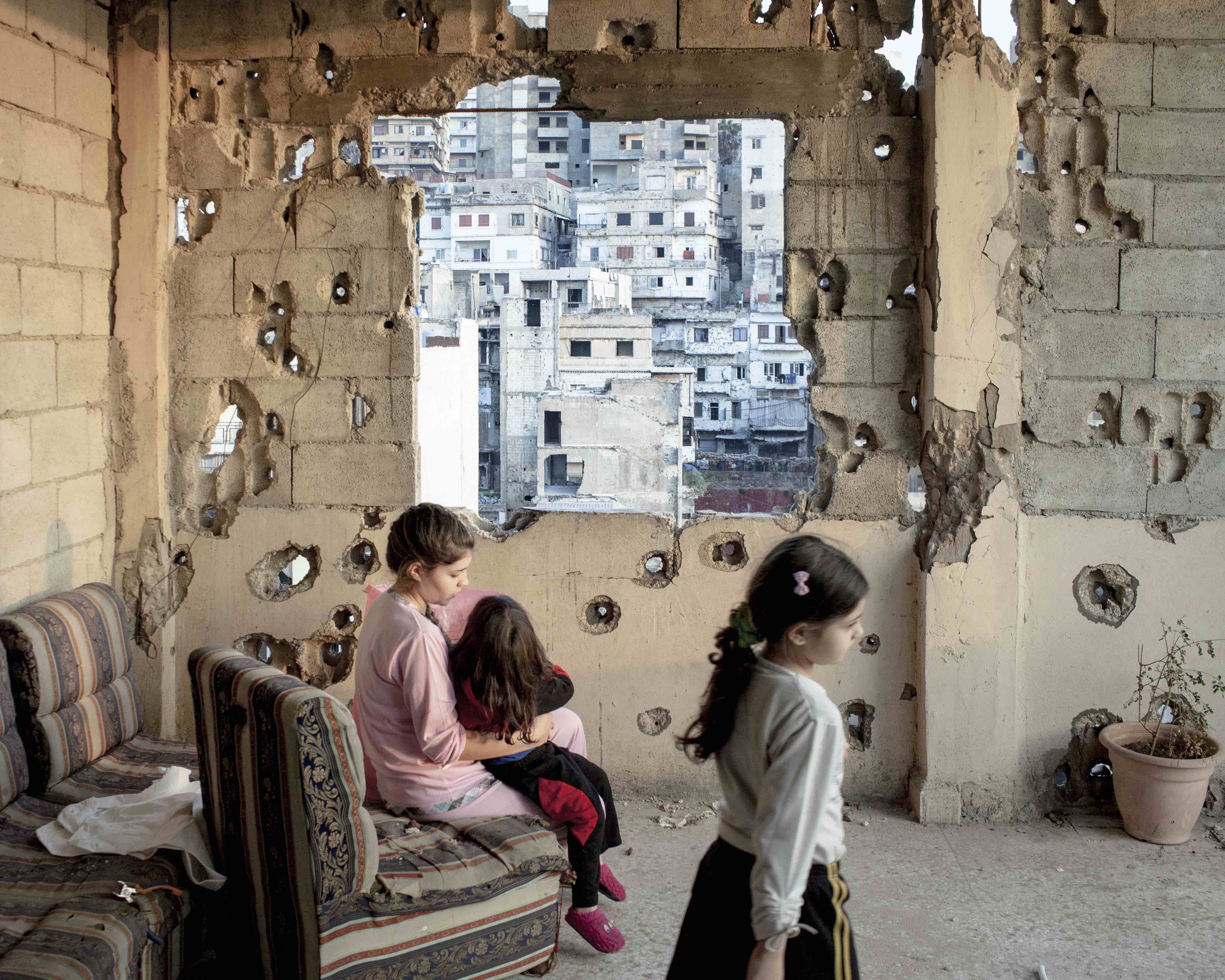 Lebanon. Tripoli. November 2013. Interior of an apartment on Syria Street destroyed by the fights, where the sectarian fights between Sunnis and Shiite are more violent © Lorenzo Meloni