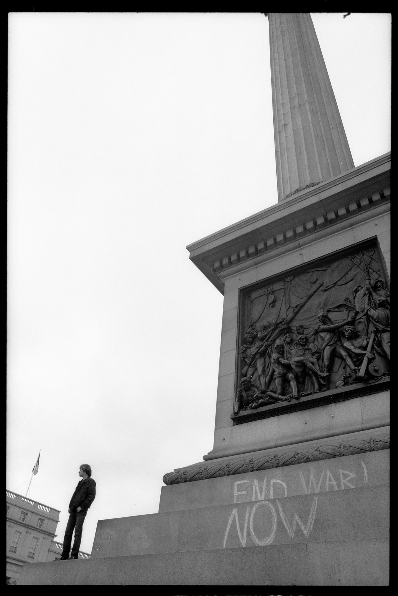 WEB_STW_end-war-now_nelsons-column_anti-war-demo-2003_dannyburrows