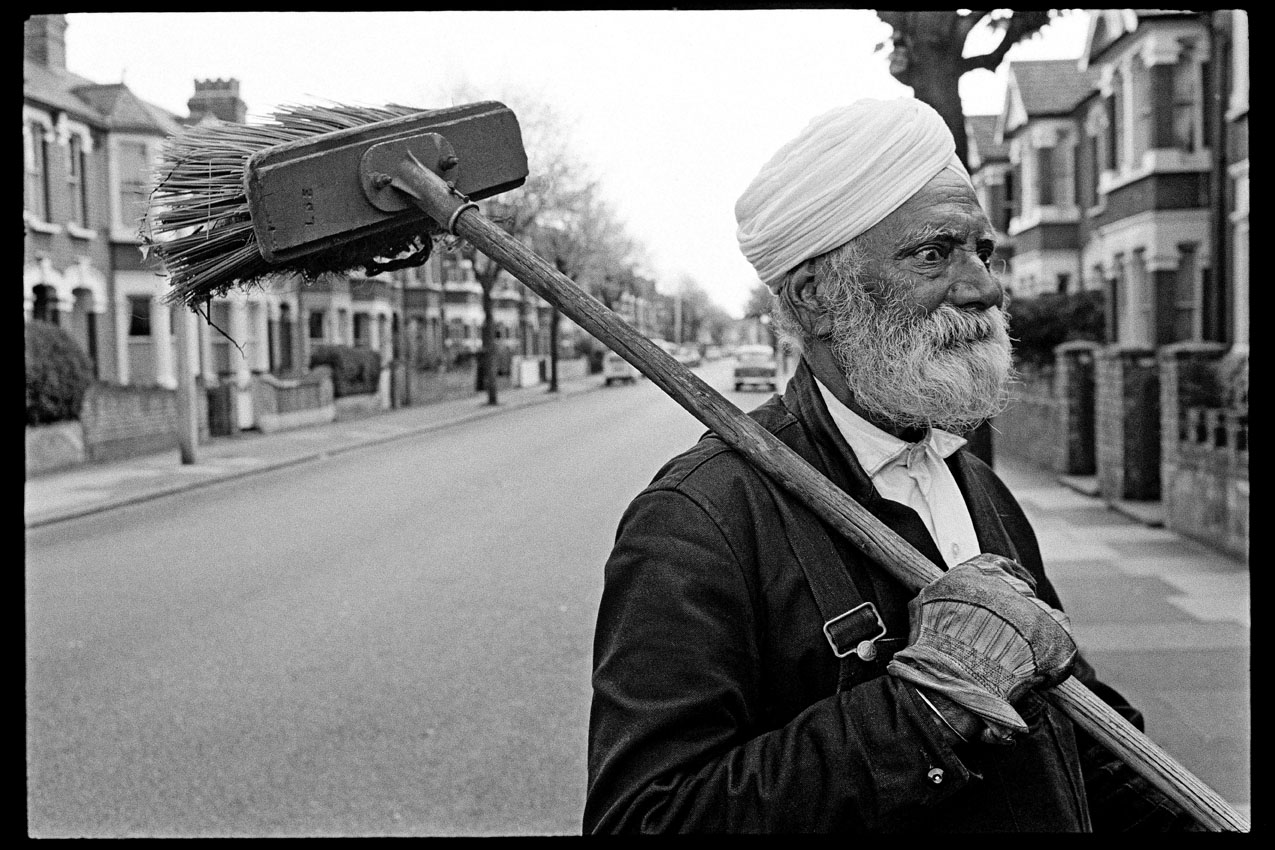 133_MBM_Street Sweep (c) 1968 John Loengard