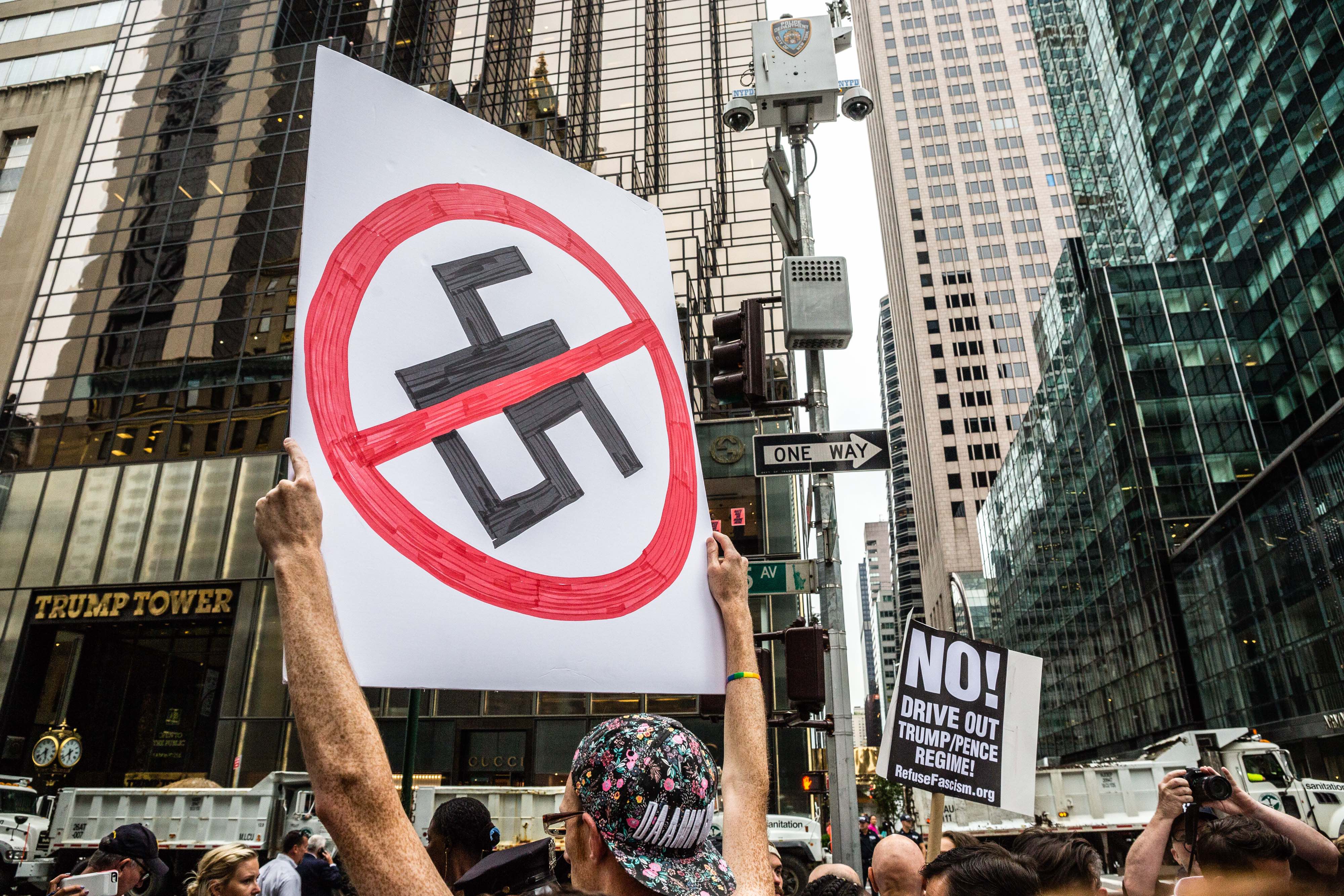 Trump_protest_FADEK_129