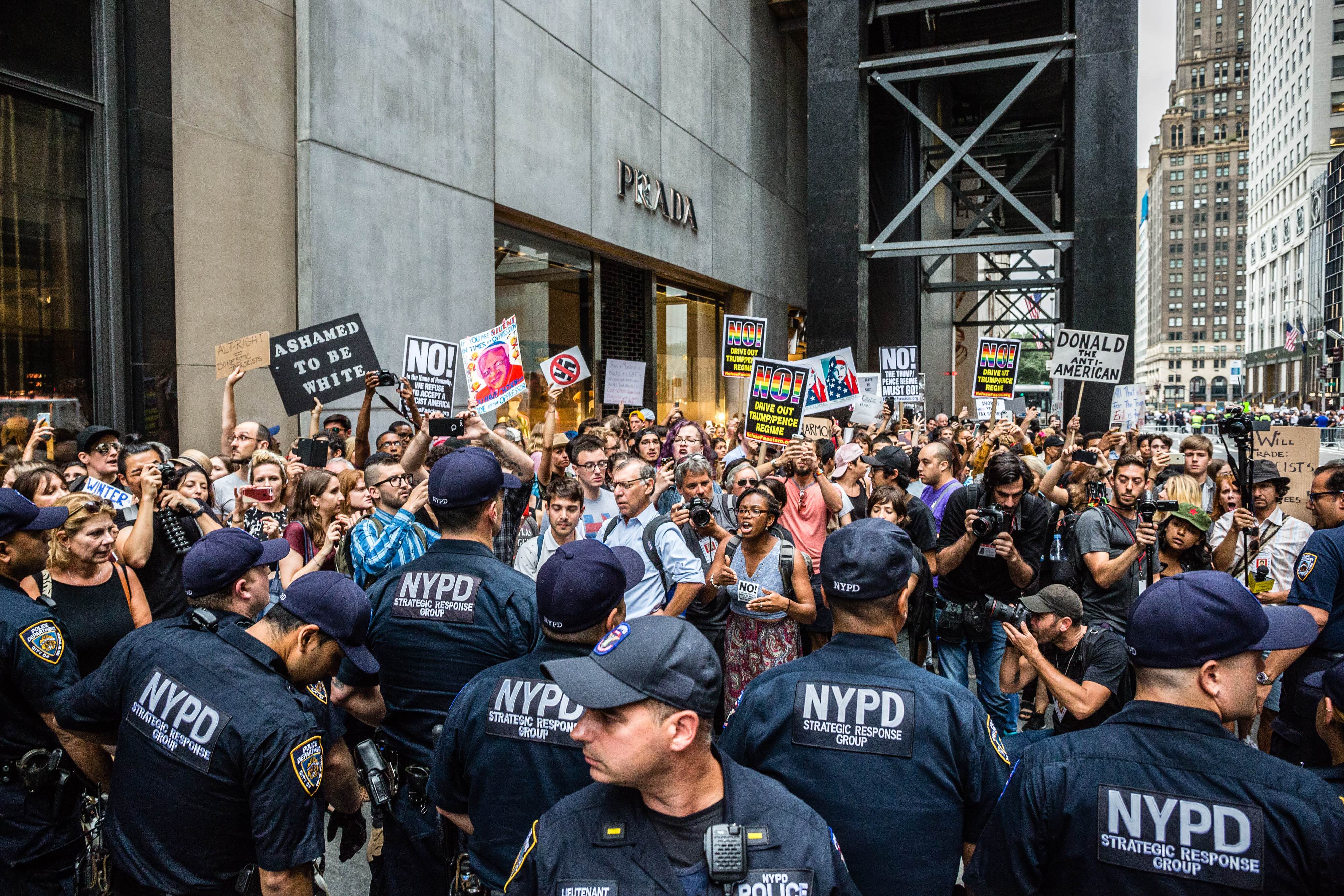 Trump_protest_FADEK_276