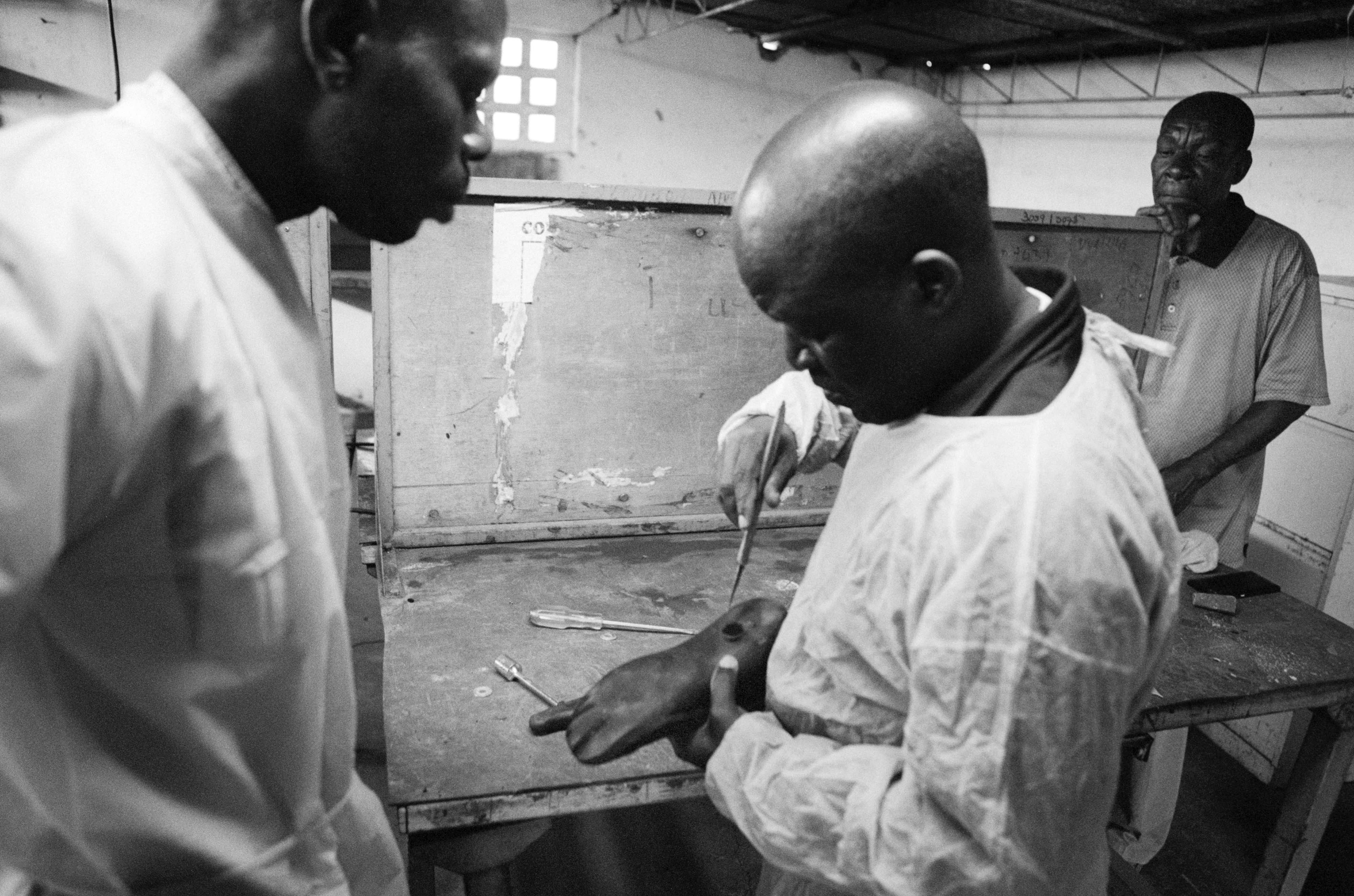 Staff at the prosthetic limb-fitting center. Luena. Dec 2017